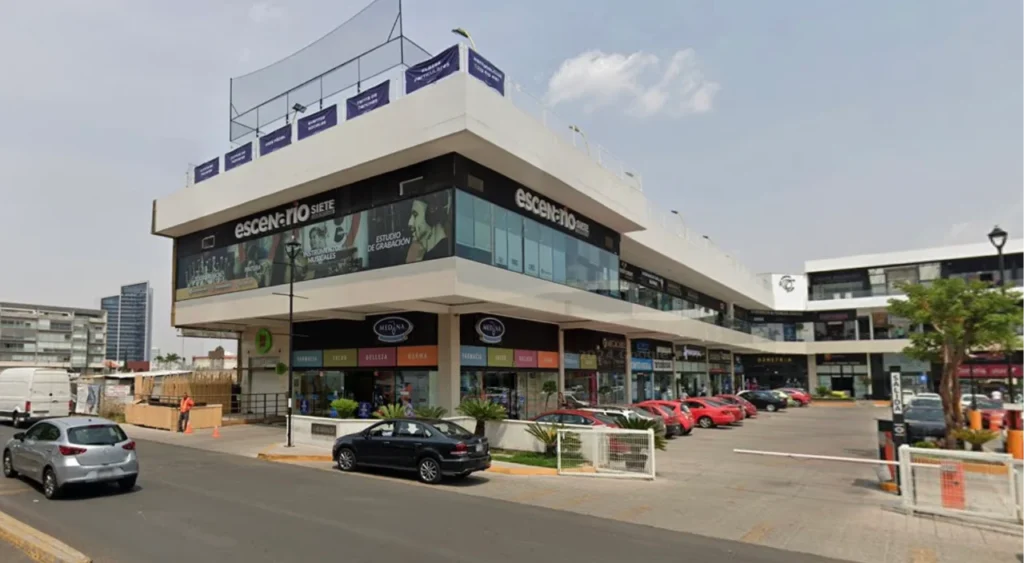 Local 101 Plaza Vía Lomas