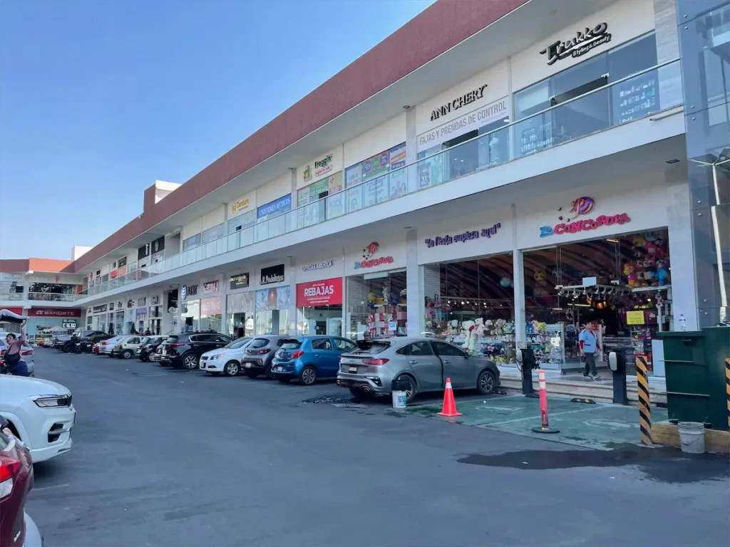 Local PB, Plaza Arcangeles