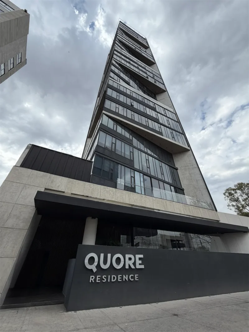 Torre Quore Penthouse #2401 (amueblado) - foto principal